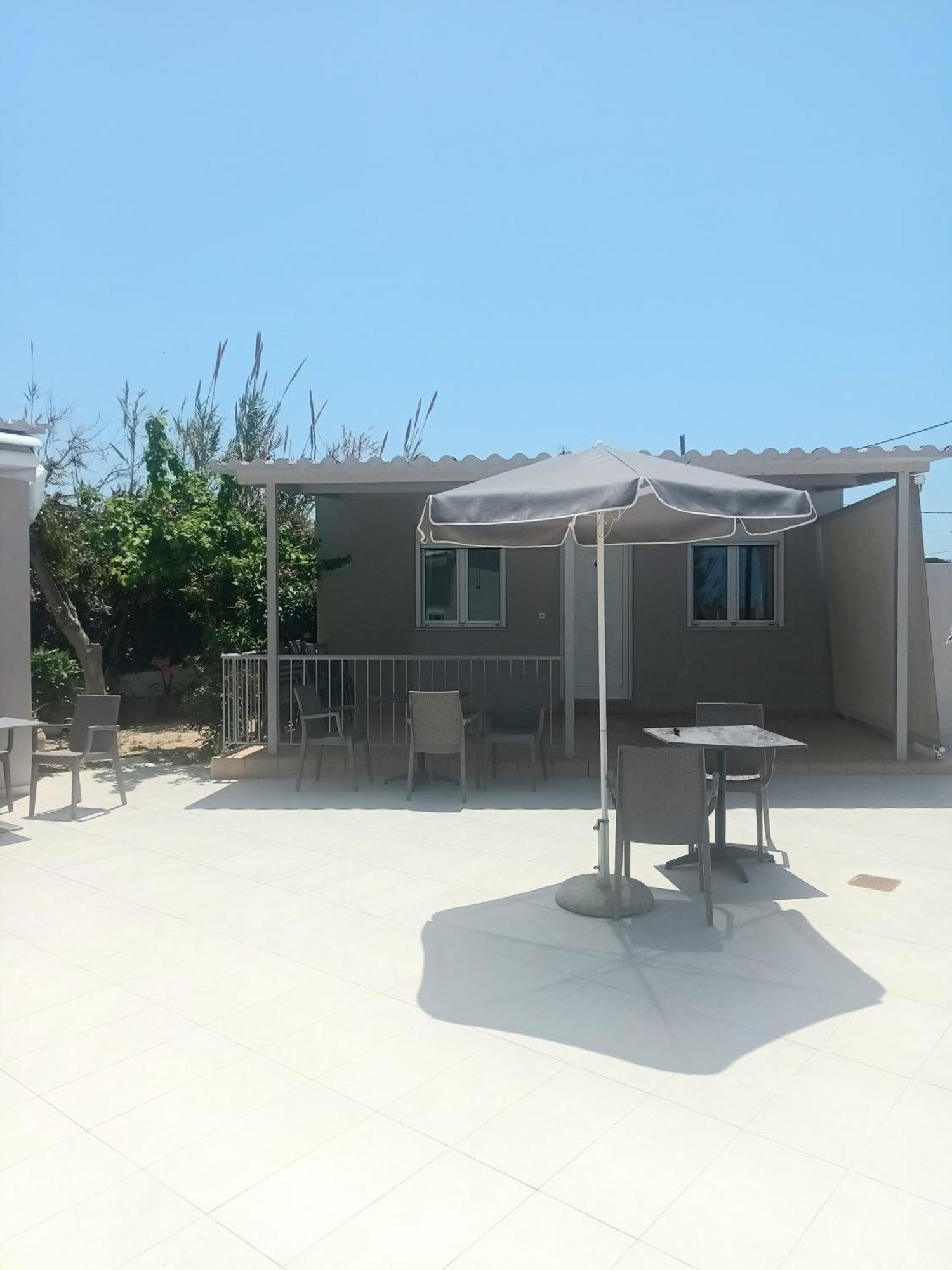Cathrin Beach Apartments Stavrós エクステリア 写真